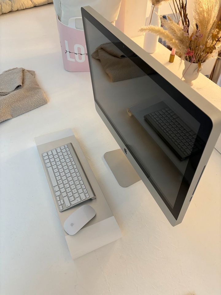 Apple iMac (27 Zoll, Mitte 2010) in Lampertheim