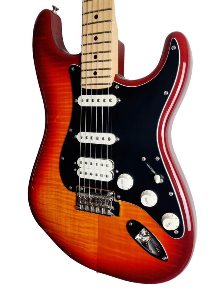 2020 Fender Player Stratocaster HSS Plus Top MN Cherry Sunburst in Linsengericht