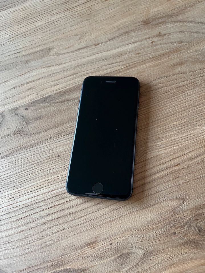iPhone 8 - 64 GB in Iserlohn