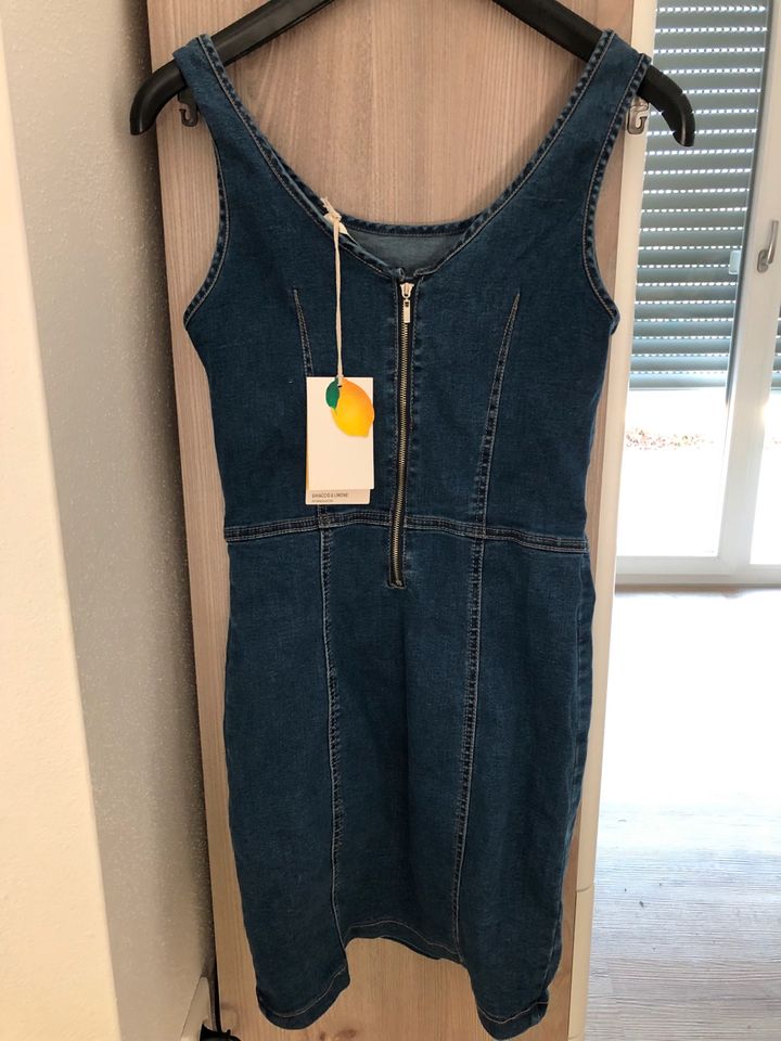 Jeanskleid neu in Regensburg