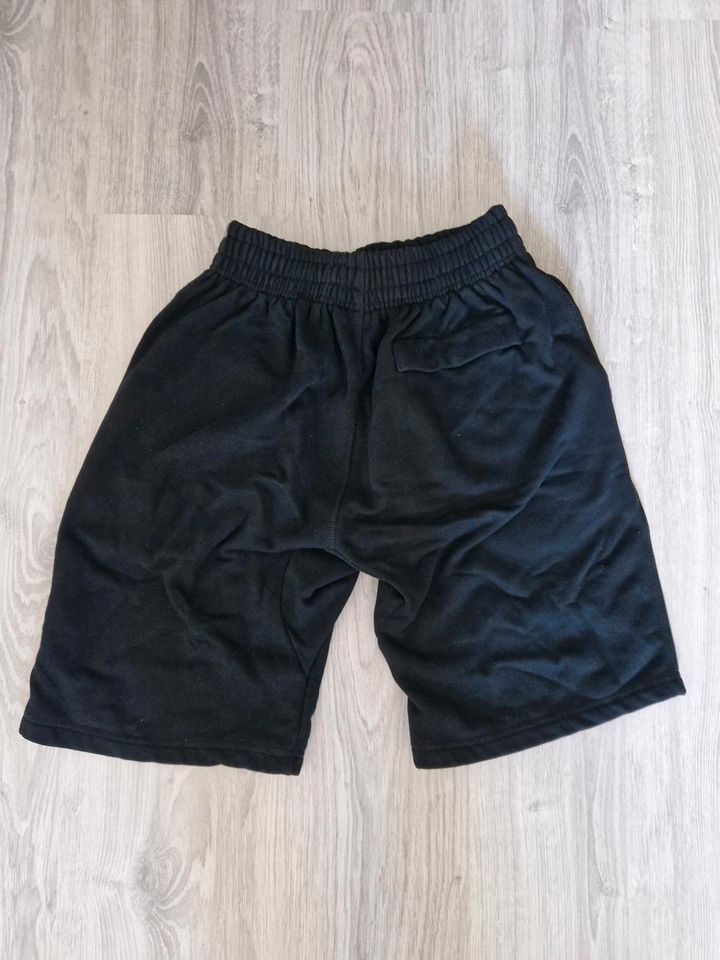 Corteiz shorts schwarz in Laupheim