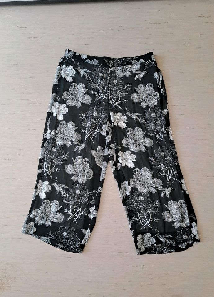 Weite Damen Sommer Schlupfhose Größe 46 Madeleine Blumenmuster in Waldkraiburg