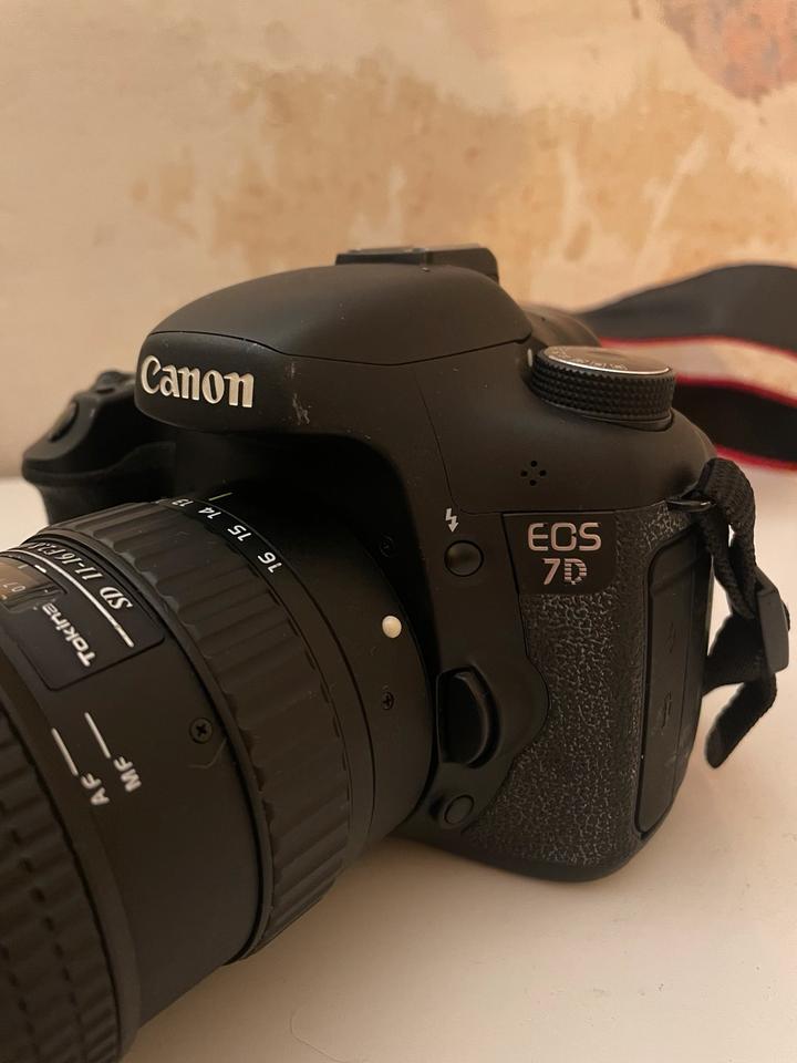 Canon Eos 7d Spiegelreflex mit Objektiven Akku Digitalkamera in Berlin