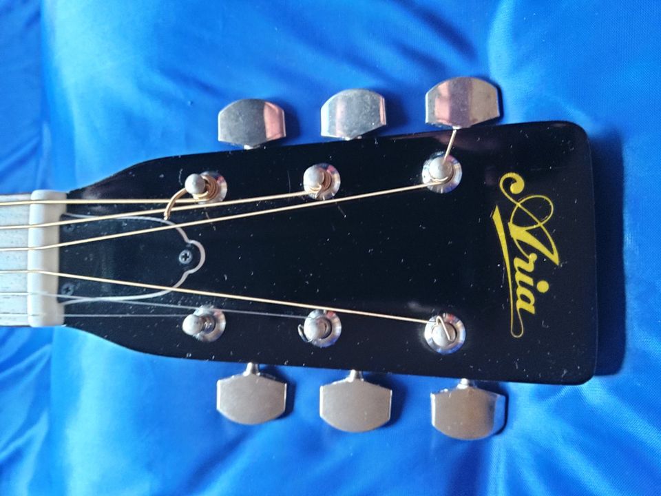 Gitarre (Aria - Modell 9400) in Hünxe