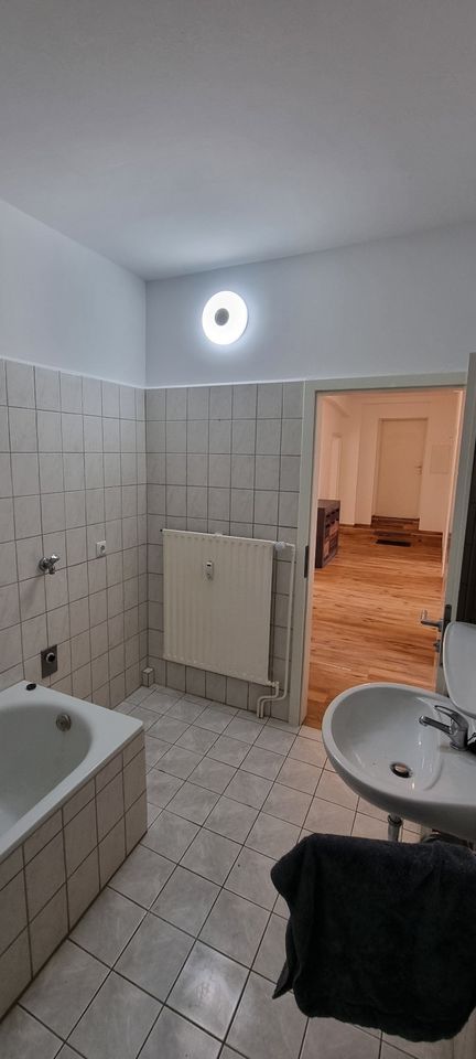 Große, schön renovierte und teilmöblierte 4Zim.Wohnung mit Balkon in Osnabrück