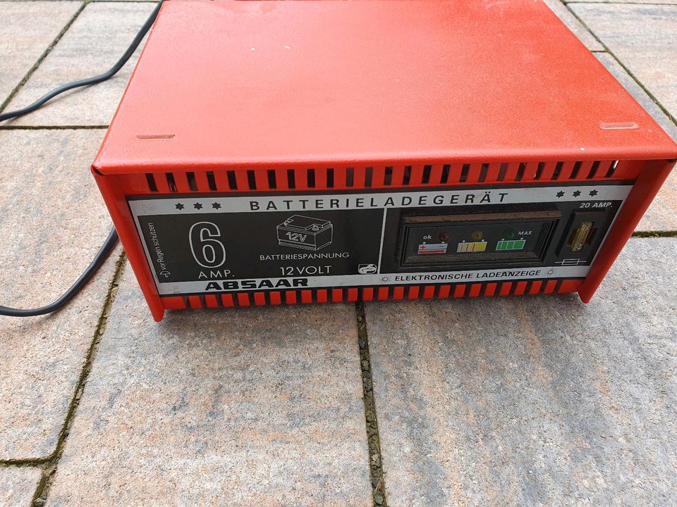 Auto Batterieladegerät 6 AMP Absaar 12 volt in Schöneck