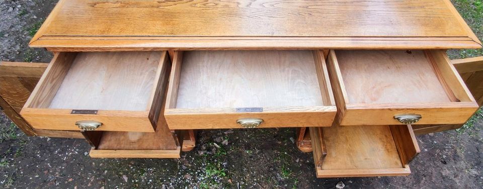Vintage! niedriger Tisch / Tresen in Wriezen