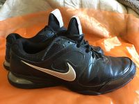 NIKE Air Größe 38 US 7 Schwarz/ Silber Niedersachsen - Lehrte Vorschau