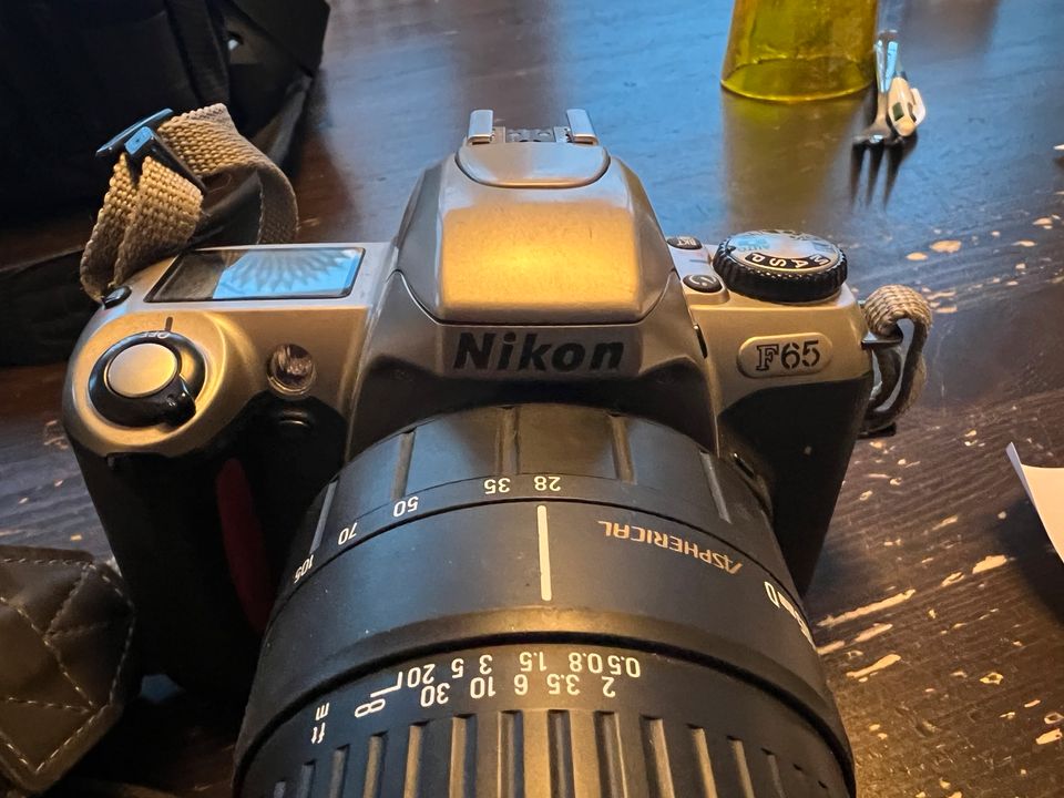 Spiegelreflexkamera analog Nikon F65 mit Zubehör in Sonthofen