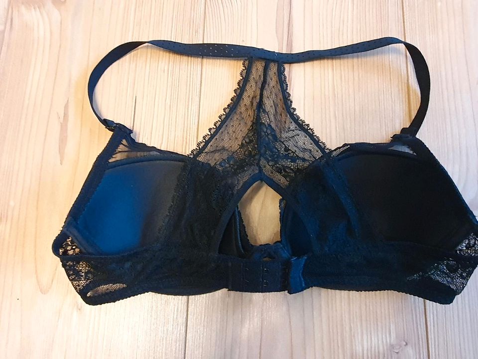 Schwarzer Spitzen BH Bra  - 80B S M - wattierte Cups - Passionata in Hamburg