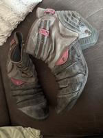 Mustang Stiefeletten Gr.41 grau mit pinken Details Nordrhein-Westfalen - Mönchengladbach Vorschau