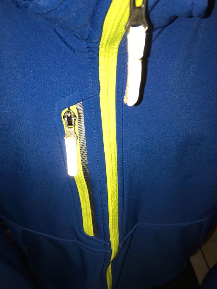 H&M Softshell Jacke gr 164 in Harsewinkel