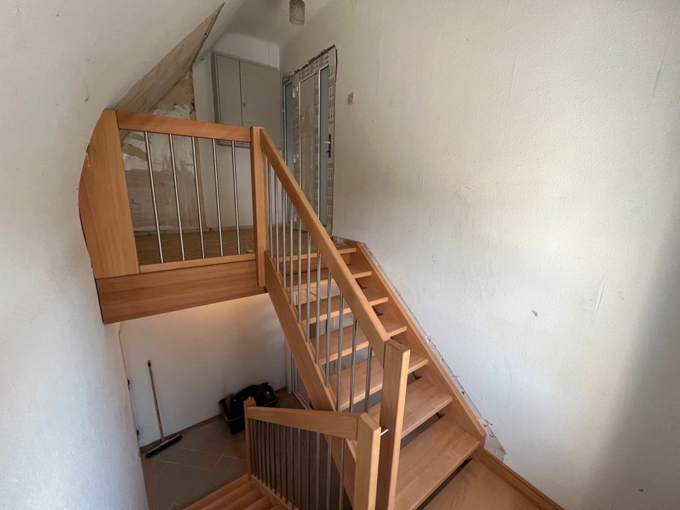 2 Zimmer Küche Bad Wohnung kernsaniert ! In Rehlingen zentral in Rehlingen-Siersburg