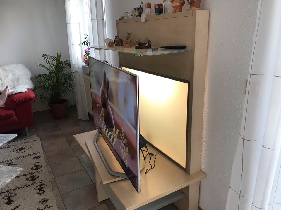 fernsehschrank mit Hintergrundbeleuchtung in Edermünde