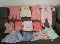 Paket Babykleidung Gr. 74 T-Shirts Schlafanzug Kleid Winnie Puh Berlin - Wittenau Vorschau