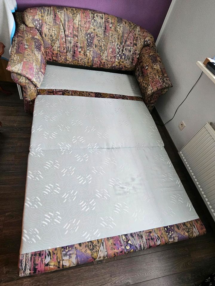 Sofa / Couch / Schlafsofa, 2-Sitzer, top Zustand in Gusterath