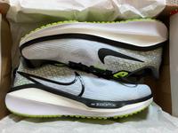 Nike Air Zoom Vomero 17 Smoke Grau Weiß Volt Schwarz 40,5 Neu Sachsen - Radebeul Vorschau