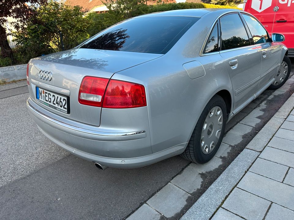 Audi A8 4.2 V8 Quattro 8xbereift Automatik CarPlay in Regensburg