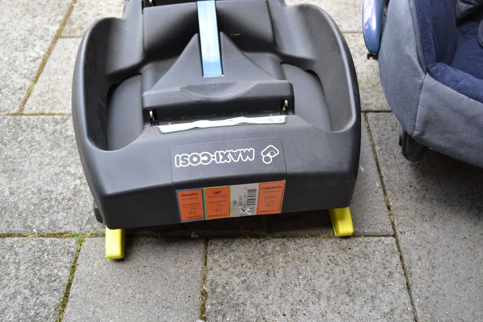 Maxi Cosi Babyschale + Isofix Base in Brandenburg an der Havel