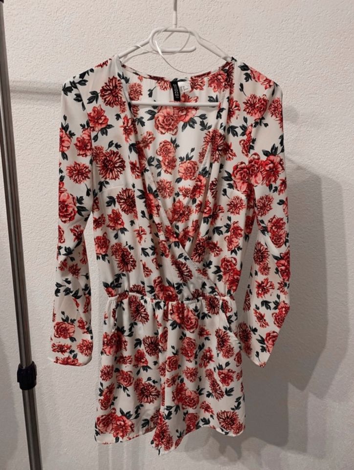 Jumpsuit Blumenaufdruck Größe 36 in Könnern