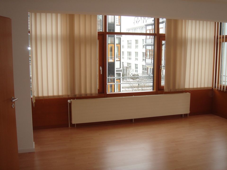 2 Zimmer - Wohnung, 3.OG, TG-Stellplatz, Karlstrasse in Böblingen