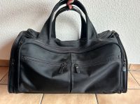 Schlichte schwarze Reisetasche, Sporttasche, Saunatasche Nordrhein-Westfalen - Salzkotten Vorschau