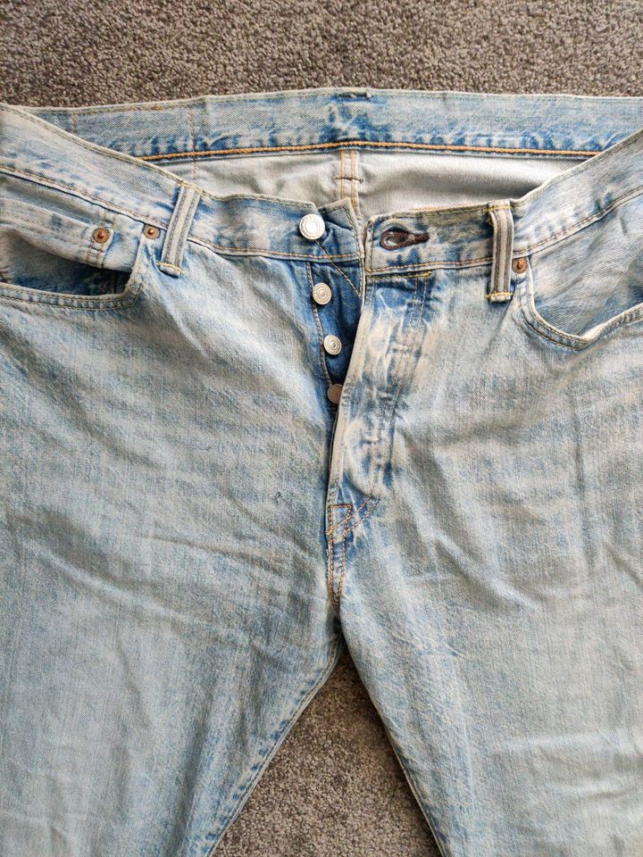 Gebr. Levis Jeans hell Weite 34 Länge 32 in Essen