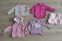 Gr. 74 Pulli Hoodie Fleecejacke Weste Strick H&M topomini rosa Nordrhein-Westfalen - Lüdenscheid Vorschau