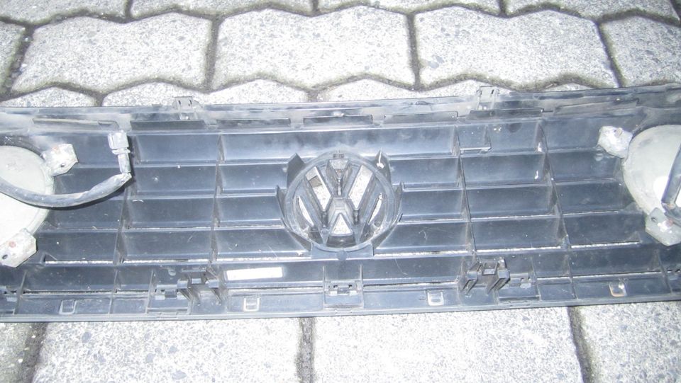 VW Golf II MK2 19E Doppelscheinwerfergrill + böser Blick KAMEI in Bad Marienberg