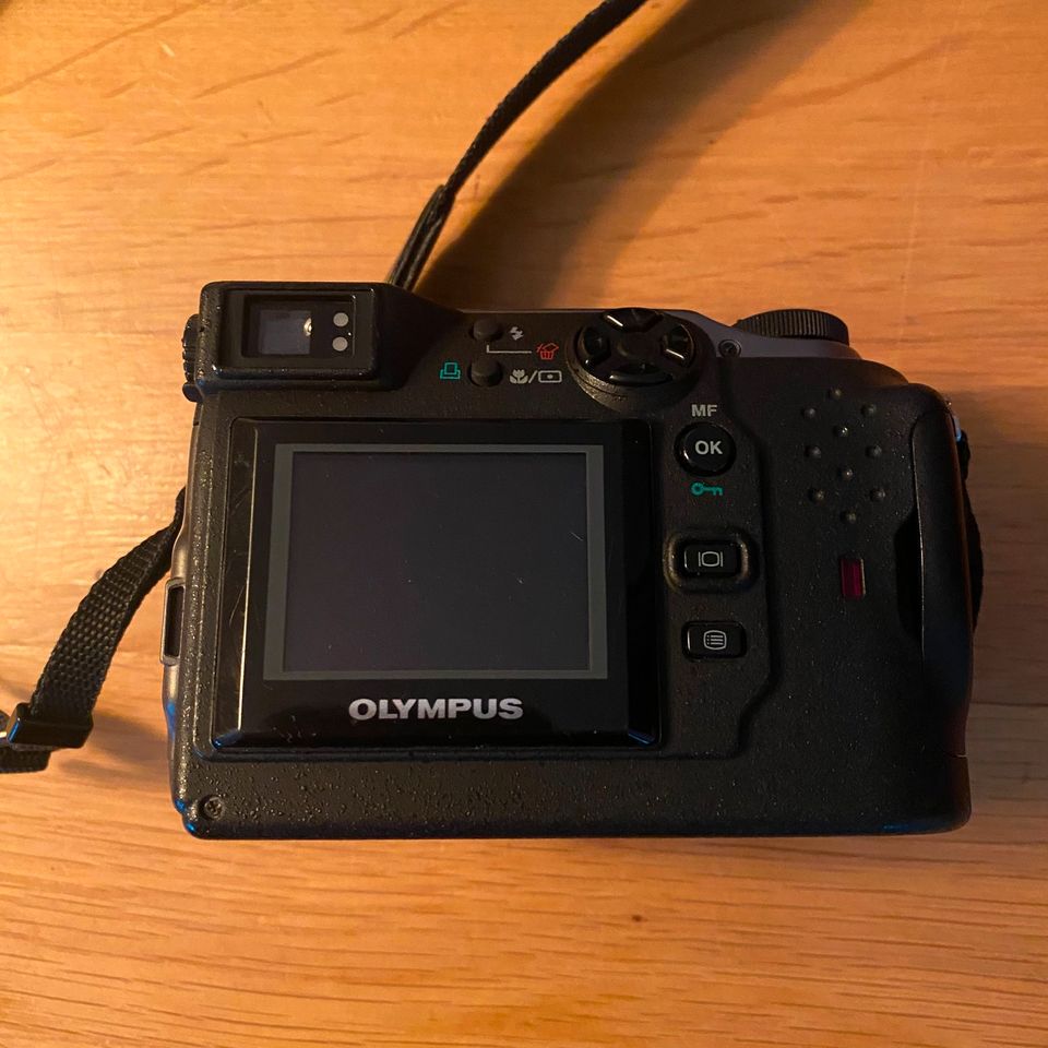 Olympus Digitalkamera Camedia C-3000 Zoom mit Speicherkarte in Hamburg