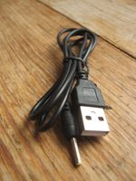 USB Stromkabel auf DC Hohlstecker 2,5 mm, schwarz Hamburg-Nord - Hamburg Fuhlsbüttel Vorschau