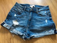 H&M ♥️ Jeansshorts / kurze Jeanshose * Gr. 36 Sachsen - Meißen Vorschau