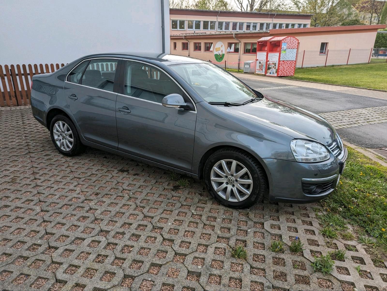 Abbildung des Autos Volkswagen Jetta 2007 To…