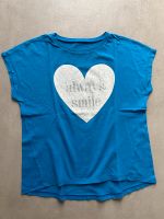 Mädchen T-Shirt mit Herz und Glitzerschrift von BENETTON Aubing-Lochhausen-Langwied - Aubing Vorschau