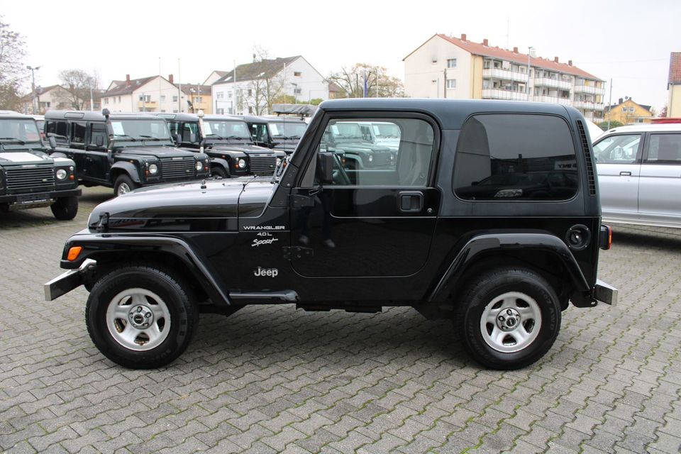 Jeep Wrangler 4.0 Sport *LPG*8-Fach-bereift* in Wiesbaden