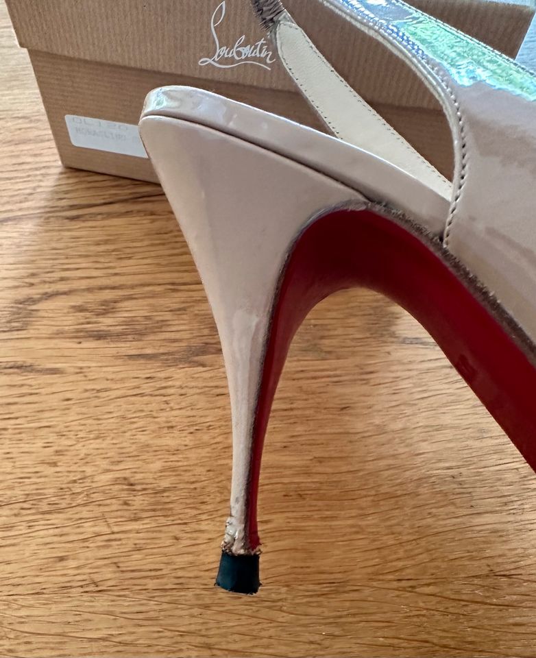 CHRISTIAN LOUBOUTIN slingback nude in Stuttgart