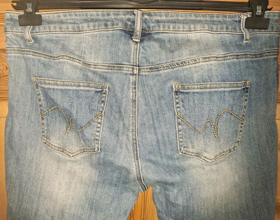Gerne getrage Jeans von Best Conections, Gr. ca. 48-50, Maße beac in Kastellaun