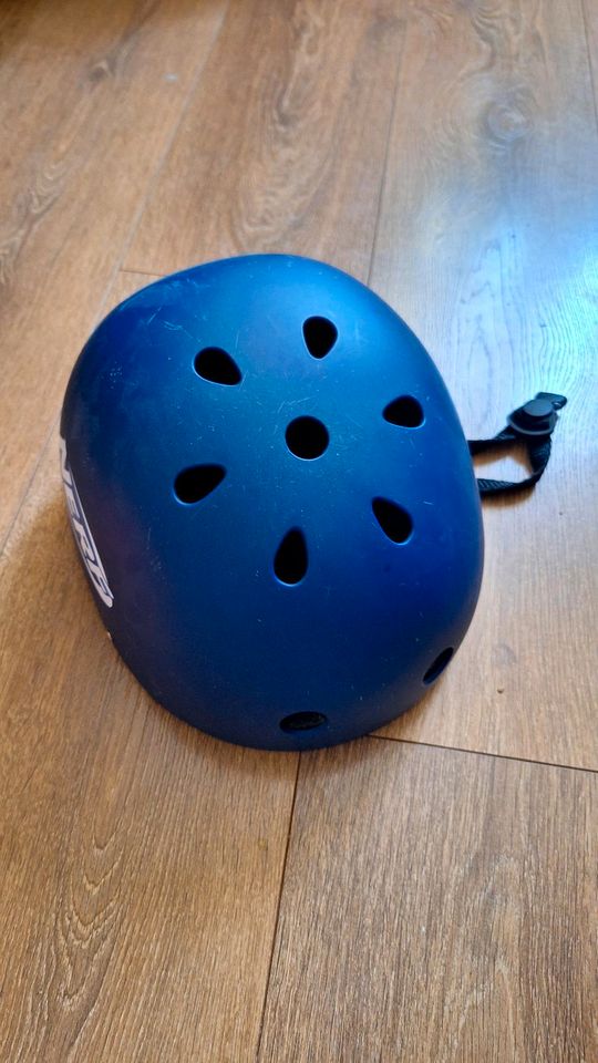 Skate Roller Schutz Helm Nerf orange, blau in Nittendorf 