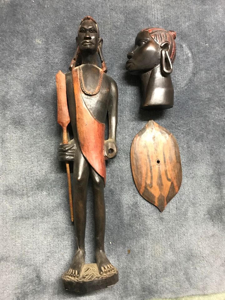 Massai Krieger Figur und Kopf aus Kenia Ebenholz in Frankfurt am Main