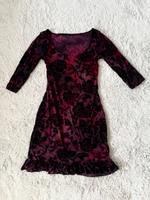 Samtkleid mit Blumenmuster Größe: S  Burgunderrot Lila Hannover - Misburg-Anderten Vorschau