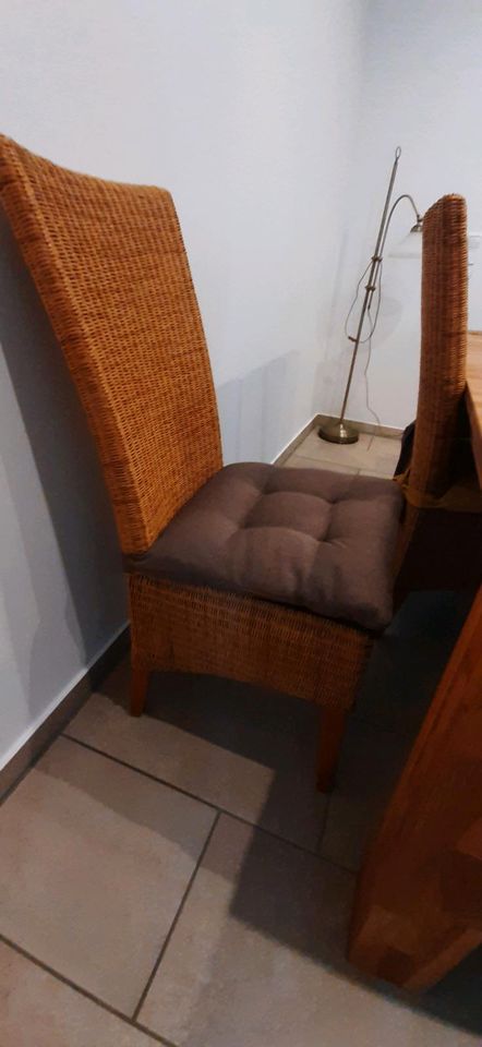 6 Rattan Stühle mit Sitzkissen in Hamm