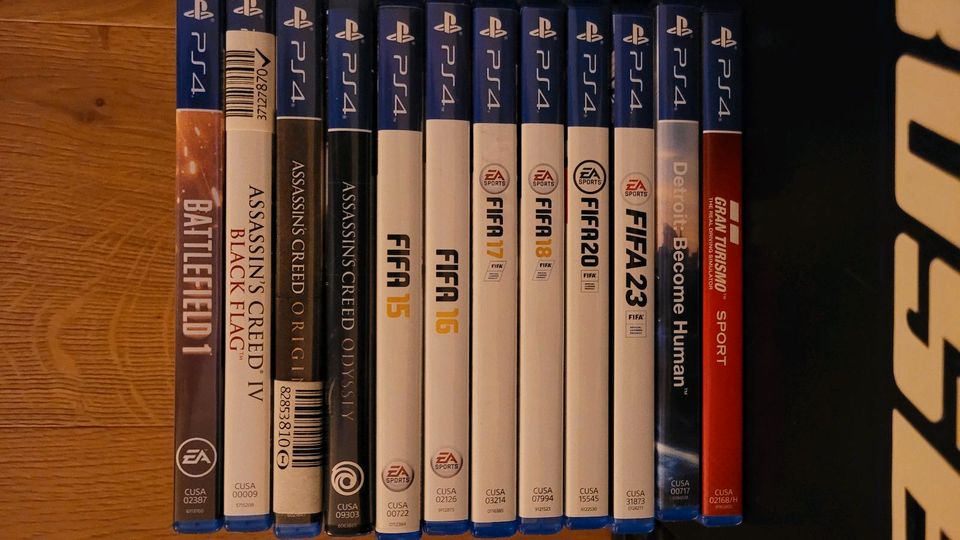 Playstation 4 / 2 Controller / 12 Spiele in Marktredwitz