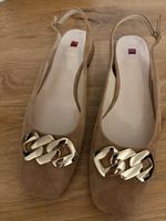 Höhl Damen Schuhe Pumps Gr.7,5(41,5) Wildleder NEU! Hessen - Friedrichsdorf Vorschau