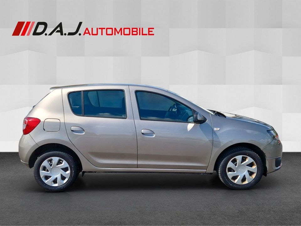 Dacia Sandero 1.2 16V 75 Laureate / Klima ZV BT in Laatzen