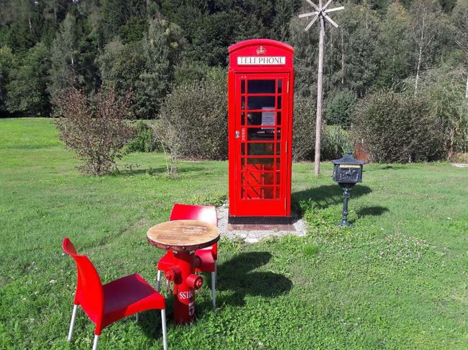 Original Englische Telefonzelle aus New Castle in Dietzhölztal