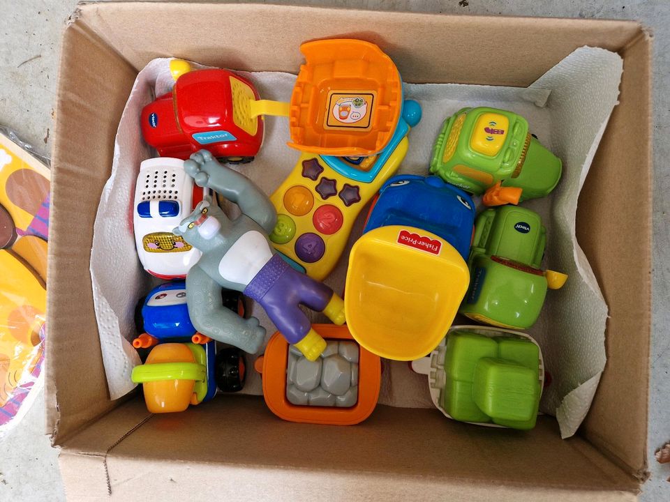 Baby / Kleinkind Spielzeug Tut tut Autos etc. in Schechen