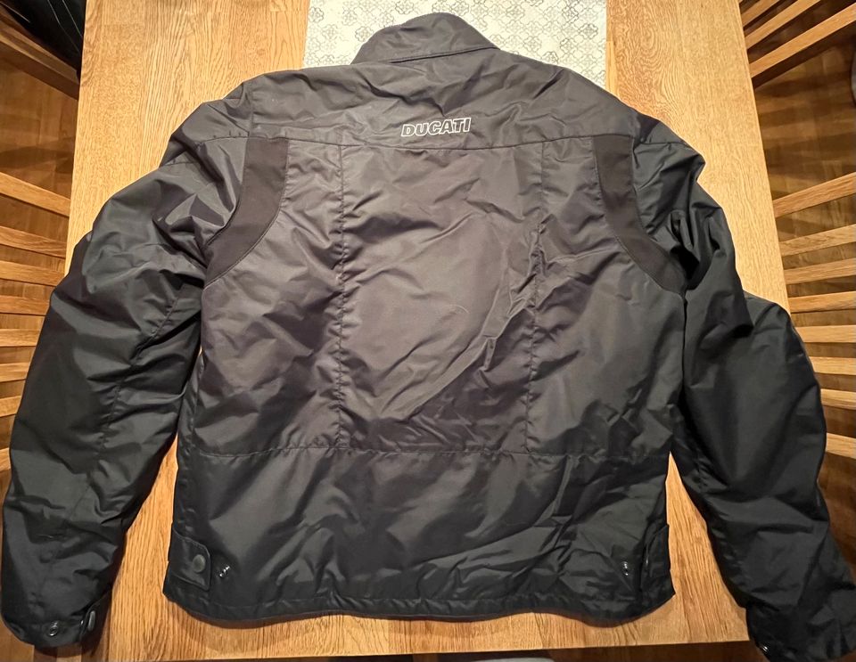 Ducati Textiljacke Motorradjacke mit Protektoren Schwarz Gr. M in Bobingen