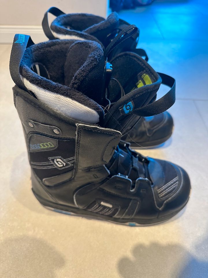 Snowboard Schuh Boots Salomon Solace Gr. 42 2/3, Sohlenlänge 27cm in Jork