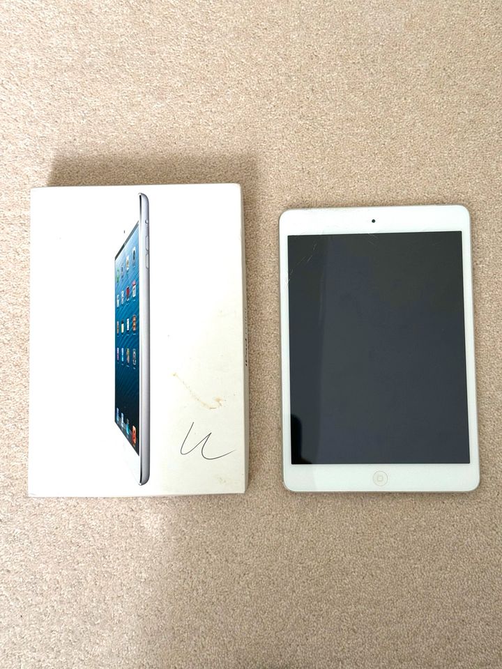 Apple Ipad mini cellular weiss 32 GB in Berlin