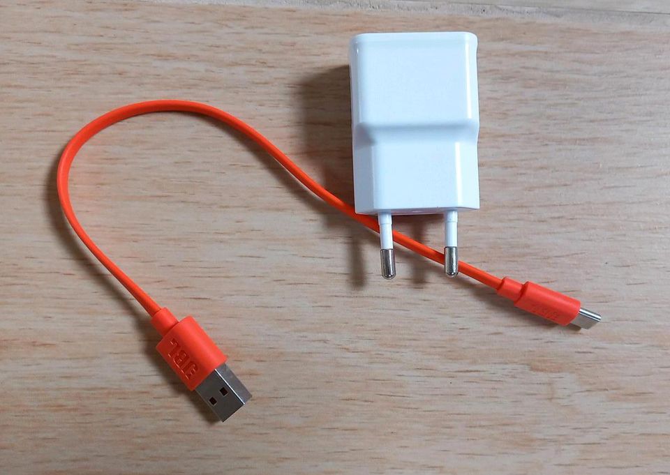 JBL Bluetooth Kopfhörer Ladekabel orange inkl. Adapter NEU in Forchheim